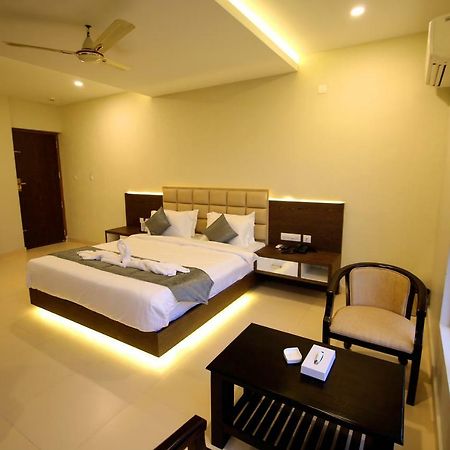 Hotel Le Sapphire Sultan Bathery Ngoại thất bức ảnh