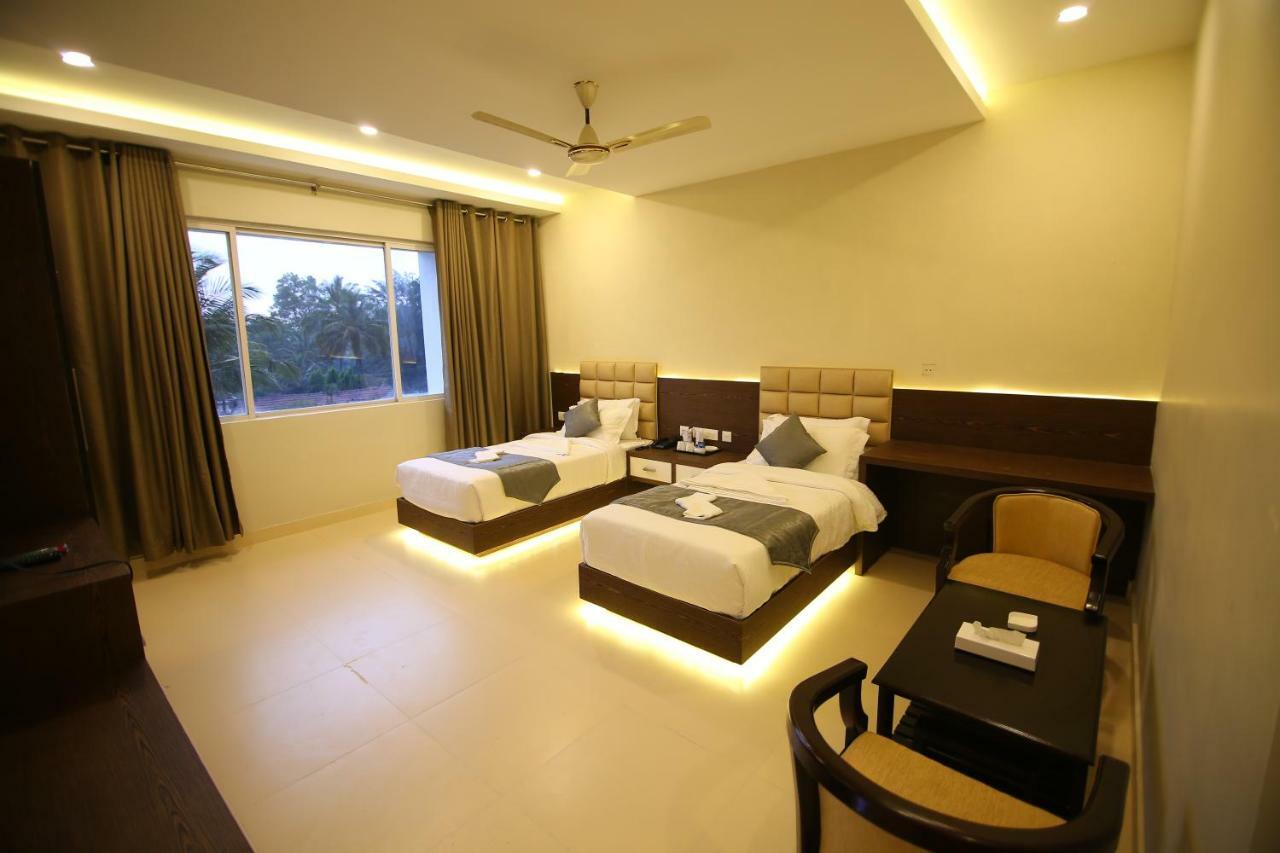 Hotel Le Sapphire Sultan Bathery Ngoại thất bức ảnh