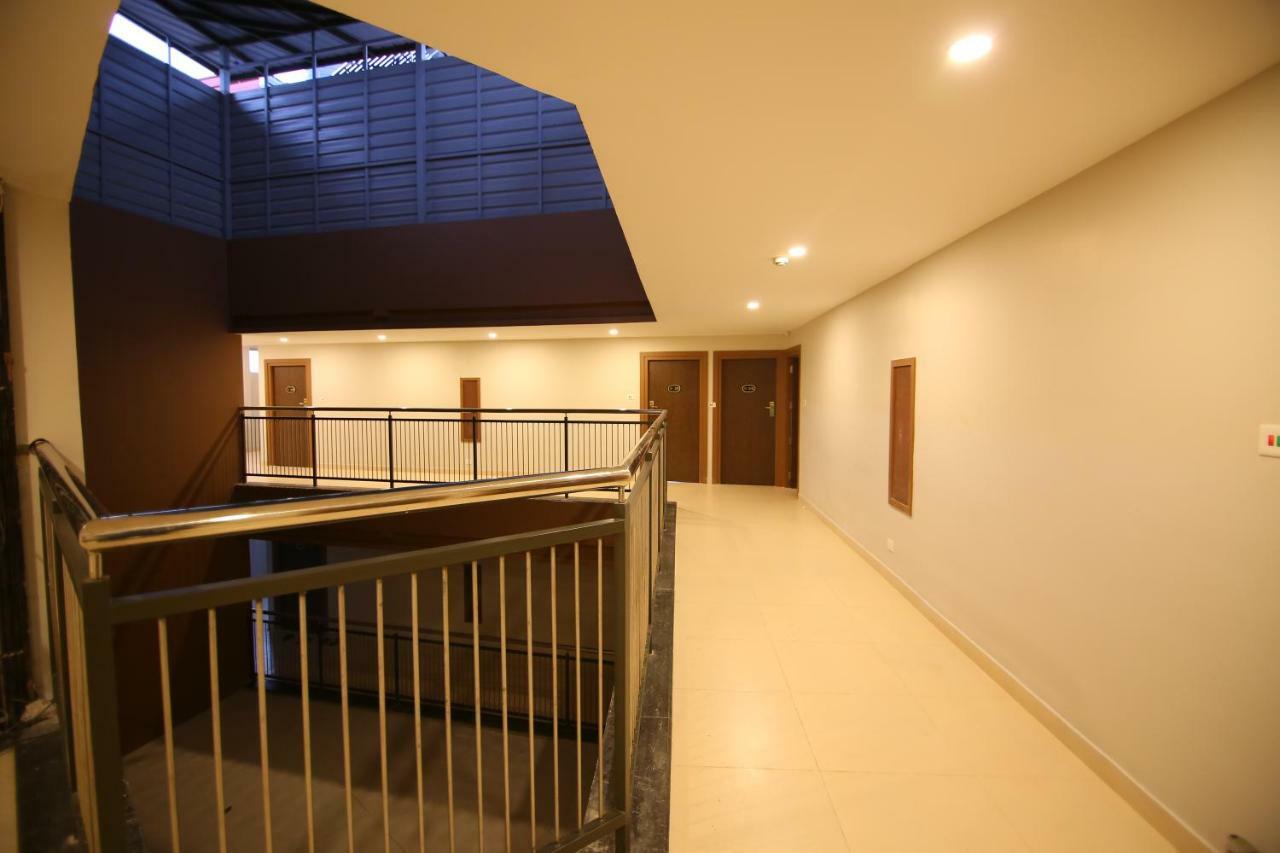 Hotel Le Sapphire Sultan Bathery Ngoại thất bức ảnh