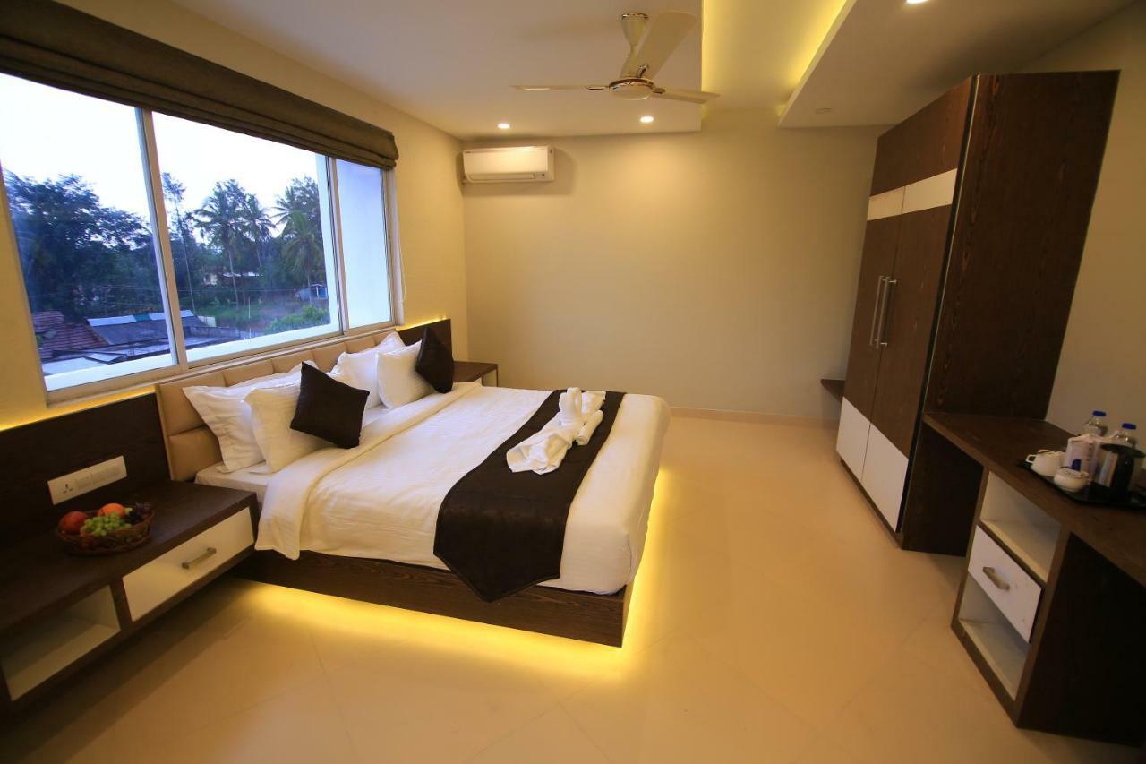 Hotel Le Sapphire Sultan Bathery Ngoại thất bức ảnh
