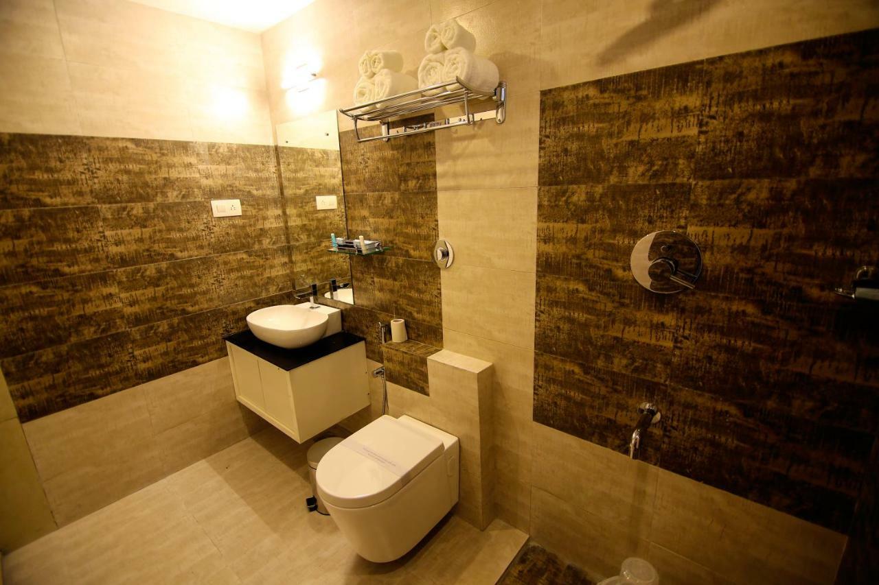 Hotel Le Sapphire Sultan Bathery Ngoại thất bức ảnh